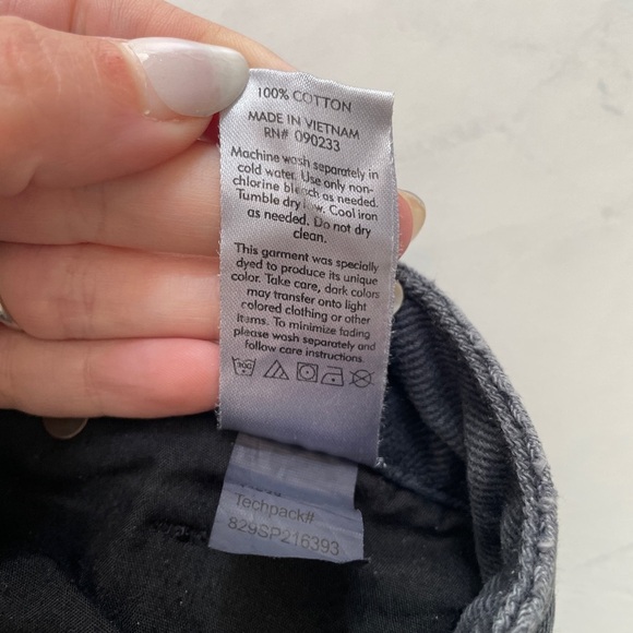 Pacsun High Waisted Festival Shorts in Black Frayed Ripped Denim Women’s Size 27 - Picture 6 of 6